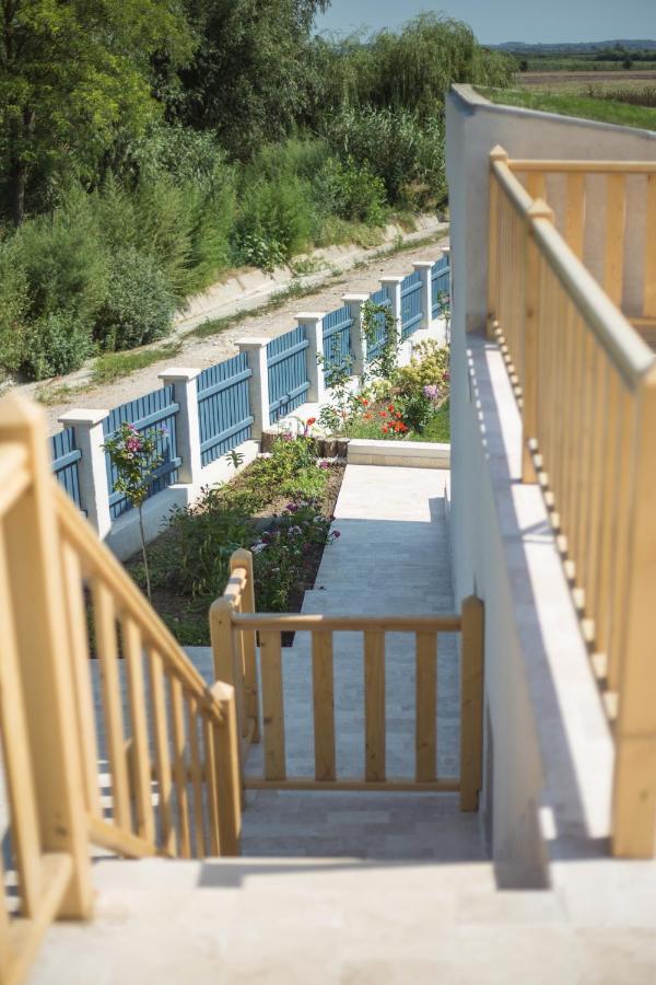 Pensiunea Nest Dunavăţu de Jos Esterno foto