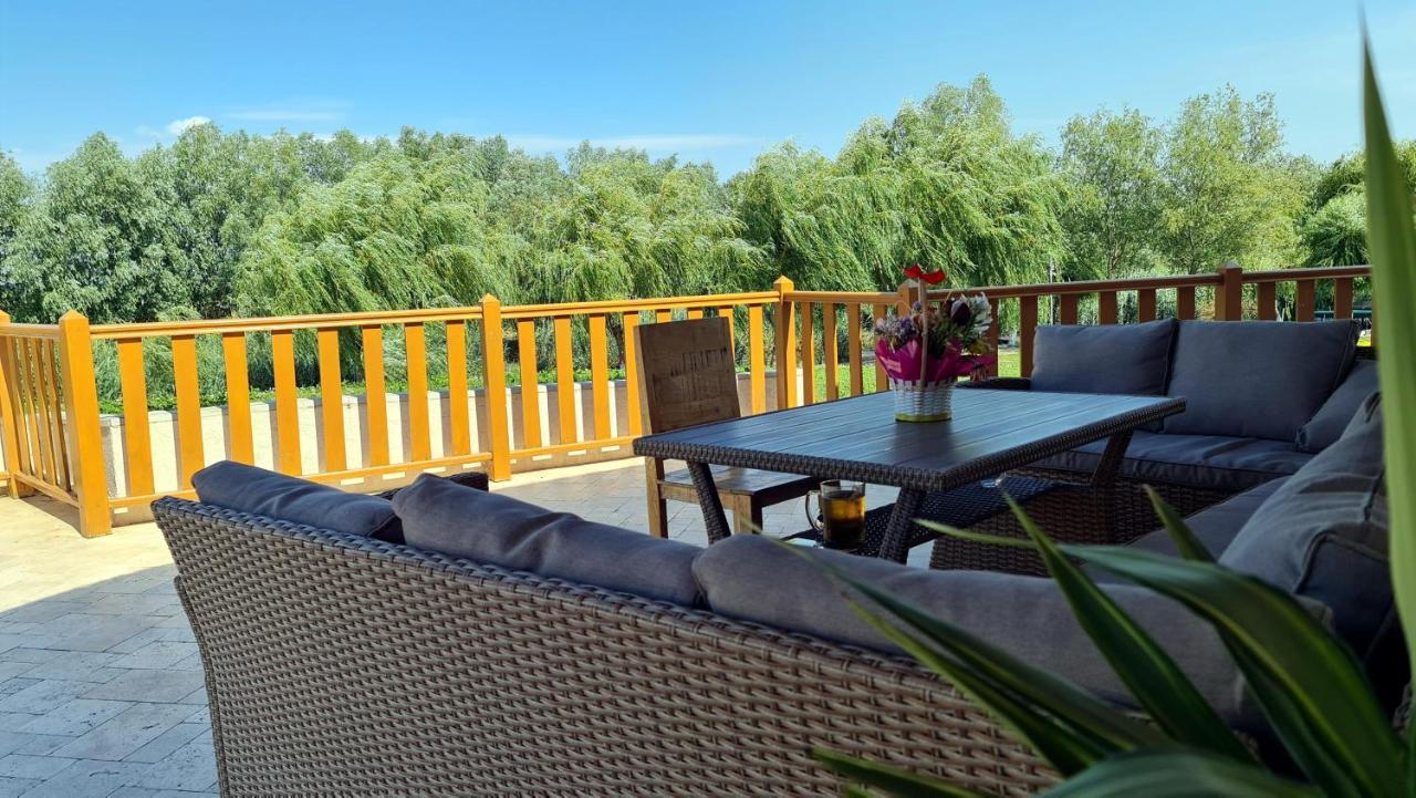 Pensiunea Nest Dunavăţu de Jos Esterno foto